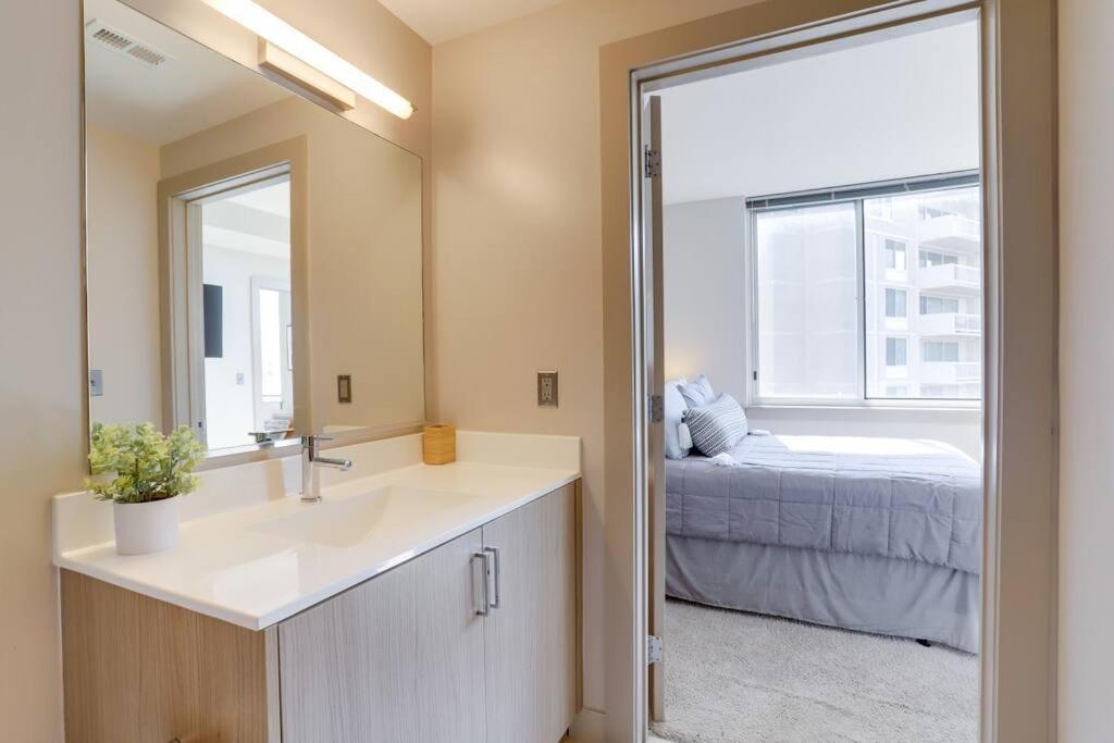 Amazing 2Br Apartment At Crystal City Arlington Kültér fotó